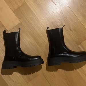 NWT - Topshop long ankle leather boots